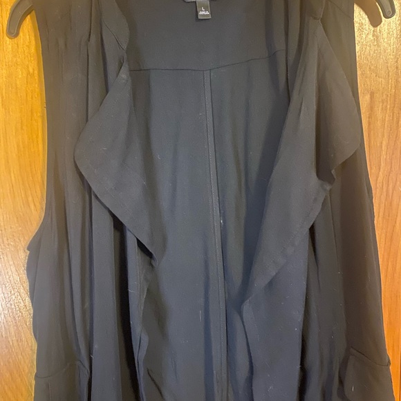 Vest - Picture 5 of 5